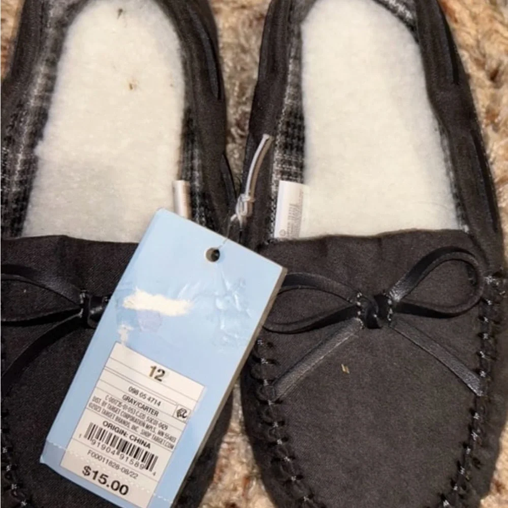 NWT Boys’ (12) Grey Moccasins